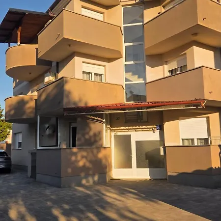 Daviana Apartament *